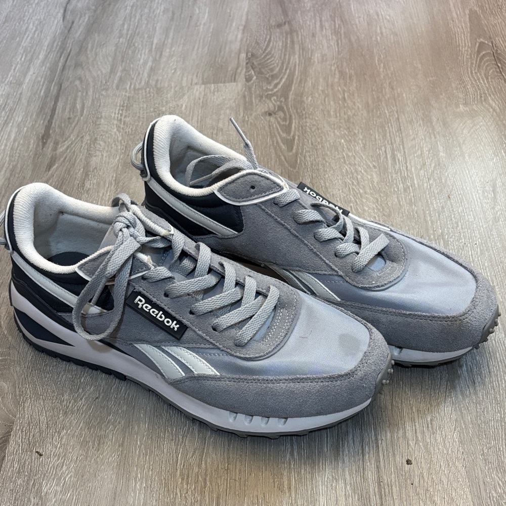 Reebok Men's Gray and Black Sneakers